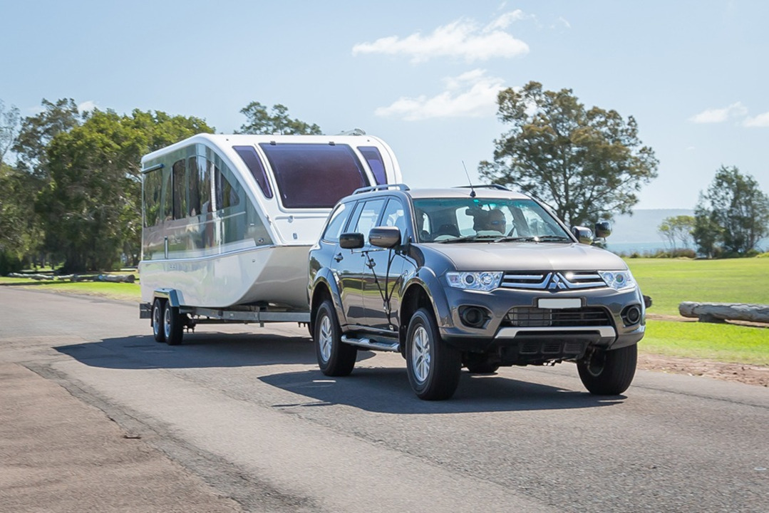 AIRBFT4X4三菱帕杰罗劲畅辅助承载气囊套件