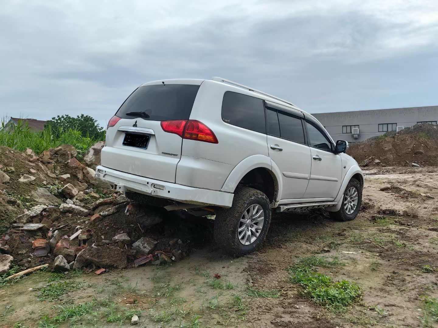 AIRBFT4X4三菱帕杰罗劲畅辅助承载气囊套件