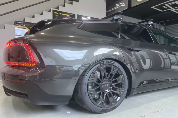 #低趴灵魂注入#奥迪E5改装可调狗骨拉杆