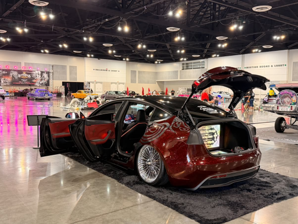 特斯拉 Model3气动避震姿态蜕变
